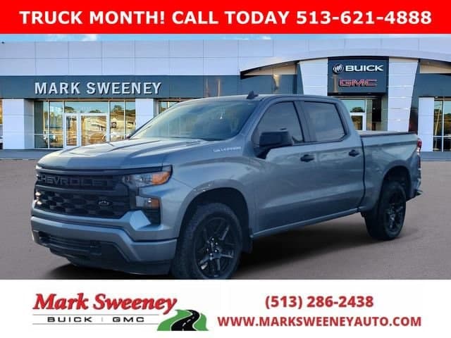 2025 Chevrolet Silverado 1500 Custom Crew Cab RWD · Sterling Gray Metallic exterior