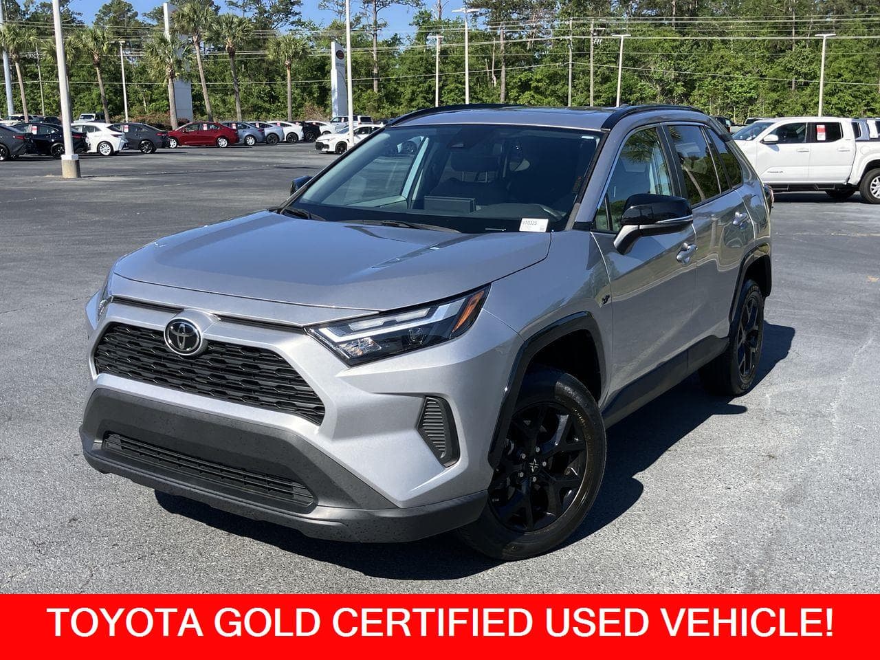 2023 Toyota RAV4 XLE FWD · Silver (silver Sky Metallic) exterior