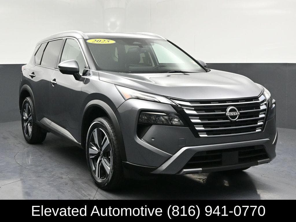 2025 Nissan Rogue SL · Gun Metallic exterior